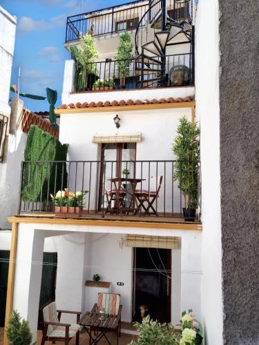 4 bedrooms house with city view terrace and wifi at Hornos