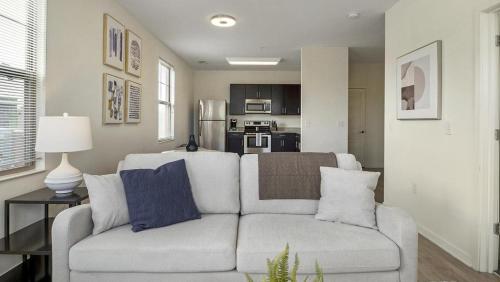 Landing at AP The Spectrum Apartments - 1 Bedroom in Chamberlayne Industrial Center in Richmond, USA