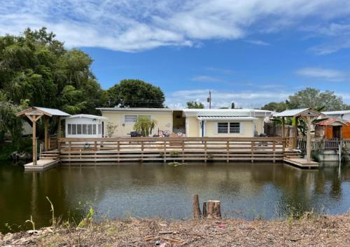 Cottage on the Water!