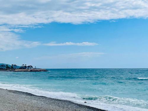 Le Victoria Beach, beau T2 a 1 minute des plages in Menton