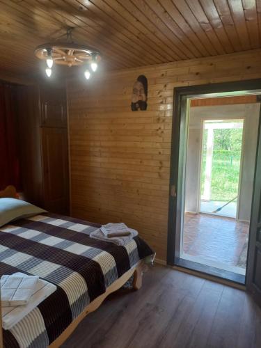 Садиба Федорчуків За рікою1 in Sheshory