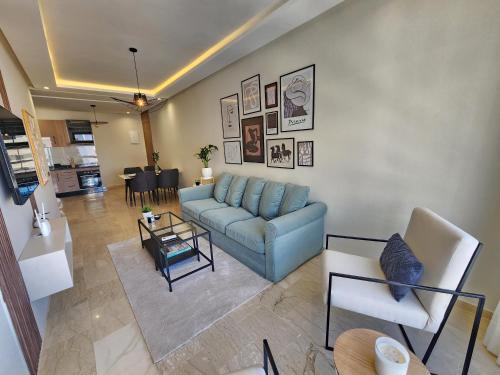 The 51 Hermitage by IB Signature - Elegant 1BR, Peaceful - 24 x7 Security - Self check-in - Parking - City View with terrace - Walk to Cafes! City Centre & Tram, Casablanca (fotografie 9)