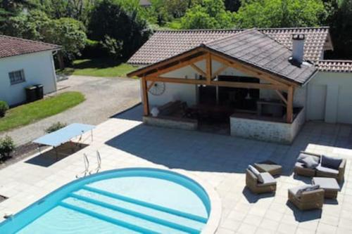 Belle dépendance avec piscine gîte à louer Colayrac-Saint-Cirq
