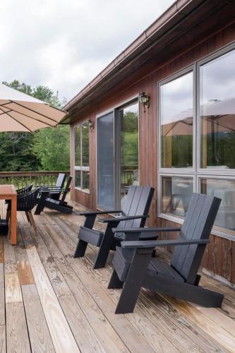 Serene Mountain Lodge by Summer in Fleischmanns, USA