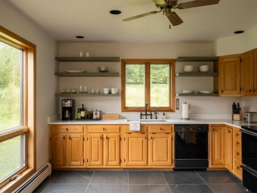 Serene Mountain Lodge by Summer in Fleischmanns, USA