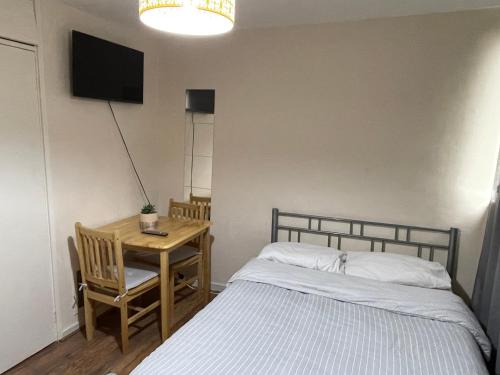 Comfortable double room - Accommodation - London