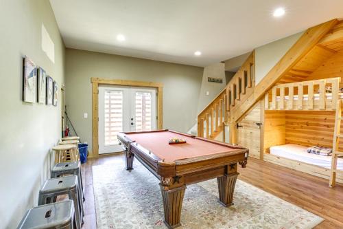 Boone Family Cabin with Private Hot Tub and View! - image 9