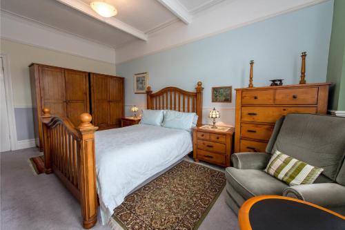 King Room image 7