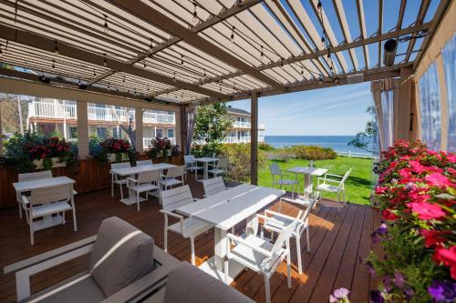 Restaurant, Hotel Les Trois Soeurs in Perce (QC)