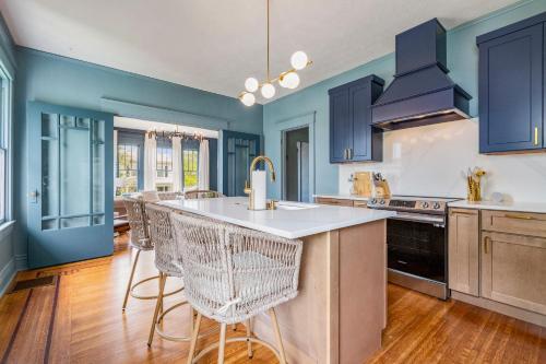 Winter Rates Bourbon Trail Hot Tub Fire Pit in เชลบีวิลล์ (KY)