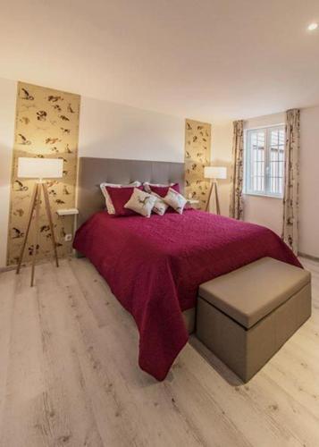 1 queen bed, 1 sofa bed