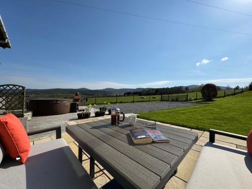 Drumhead Cottage Finzean, Banchory Aberdeenshire Self Catering with Hot Tub