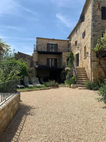 MAs en pierre 17ème piscine exposition sud proche uzès gîte à louer Aubussargues