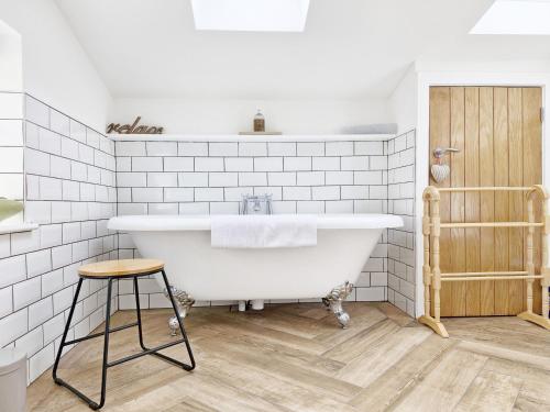 Four Priory Road Chichester - image 2