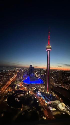 DOWNTOWN, LUXURY CONDO, CN TOWER, ROGERS CENTER, SCOCIA ARENA, UNOBSTRUCTED VIEW, Toronto (foto 2)
