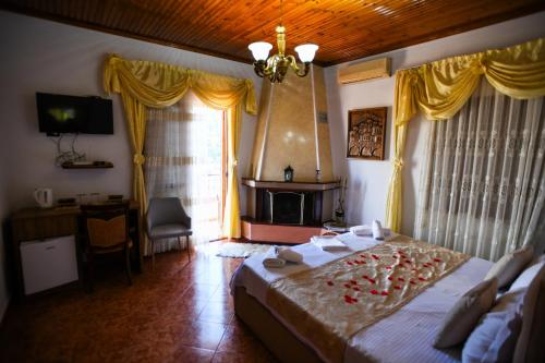Deluxe Double or Twin Room with Balcony room in Villa Aurel