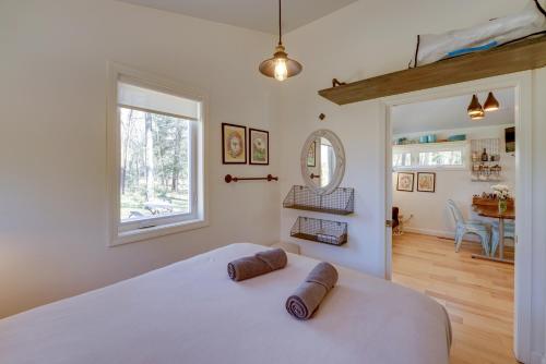 Newly Built Gold Coast Cottage Walk to Lake MI - image 8