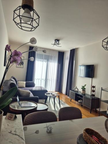 LoVE, modern apartment with pool & sea view, Тиват (фото 6)