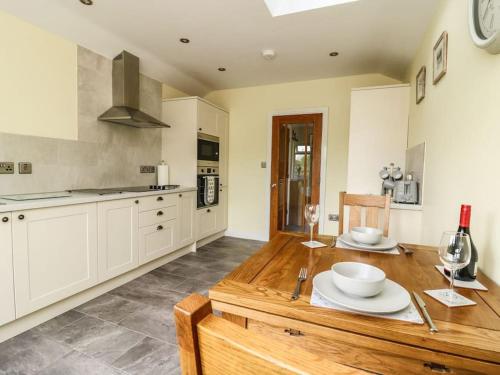 Decca cottage is Cheerful one bedroom cottage