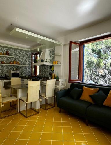 кухня, A casa di Ludo in Монтекоріце