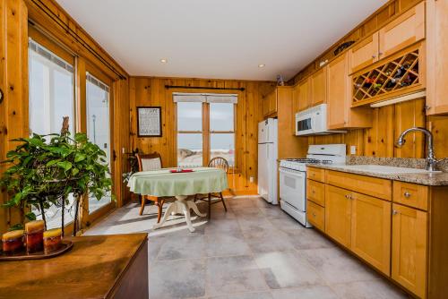 Sunset Kisses- Beachfront Luxury vacation rental in South Haven, USA