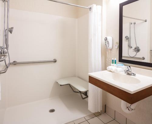 Holiday Inn Express Hotel & Suites Coralville by IHG in Coralville, USA