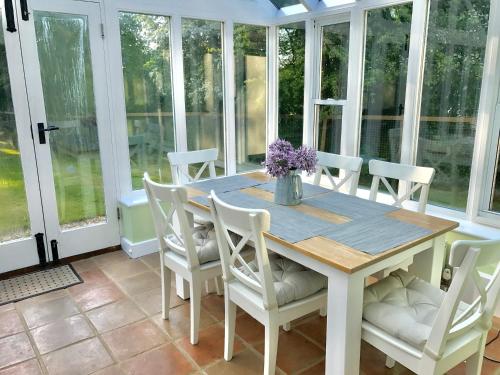 Pond Cottage in Shaftesbury
