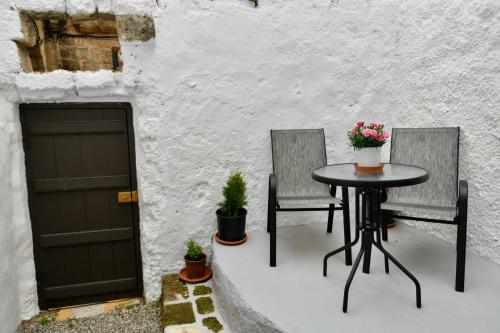 PENELOPE garden house old town 5