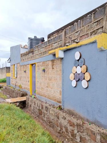 Viesnīcas āriene, Wrech House Sagana 1989 - PAY BEFORE ARRIVAL -3 Rooms, 4 Beds, Kitchen & Bathroom in Sagana