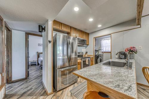 Ruidoso Family Cabin Short Walk to Downtown! - image 12