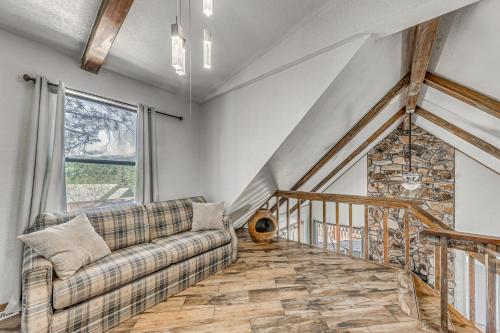 Ruidoso Family Cabin Short Walk to Downtown! - image 6