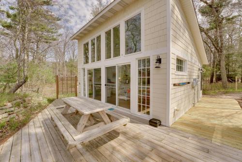 Beachfront Lake Michigan Cottage with Fire Pit and Deck - image 8
