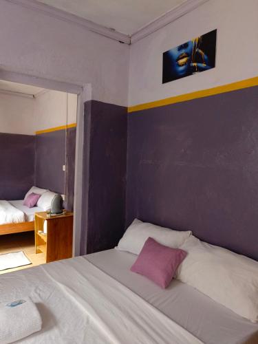Wrech House Sagana 1989 - PAY BEFORE ARRIVAL -3 Rooms, 4 Beds, Kitchen & Bathroom