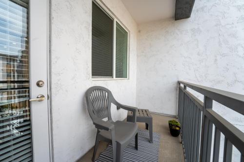 Gateway to Old Town 1 BR, Pool Cabanas & Gym!