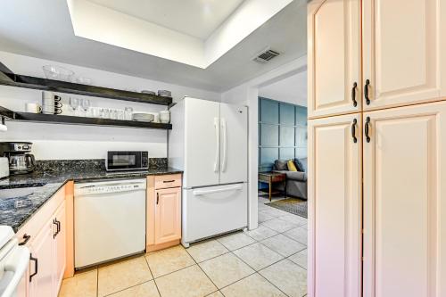 Sarasota Home with Patio and Gas Grill 2 Mi to Beach! in Sarasota, USA