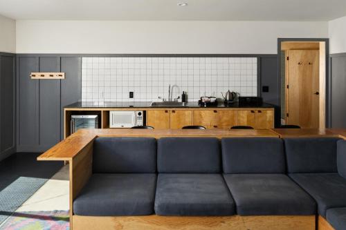 553581813 The Coachman Hotel