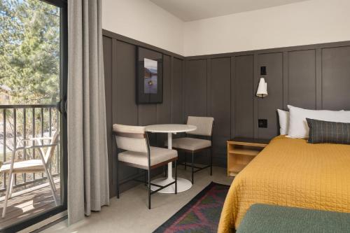 553583874 The Coachman Hotel