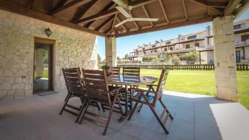 Zeus Sea View Villa with Private Pool, Afytos