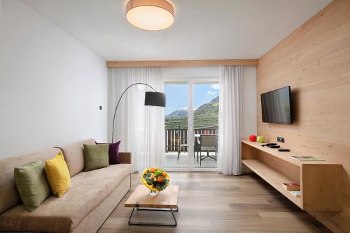 Three-Bedroom Apartment with Mountain View