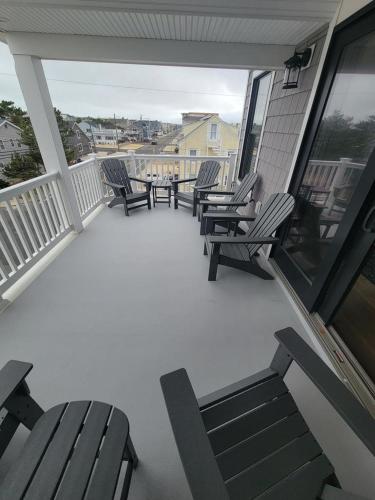 6 Bedroom Luxury Home in Brighton Beach, USA