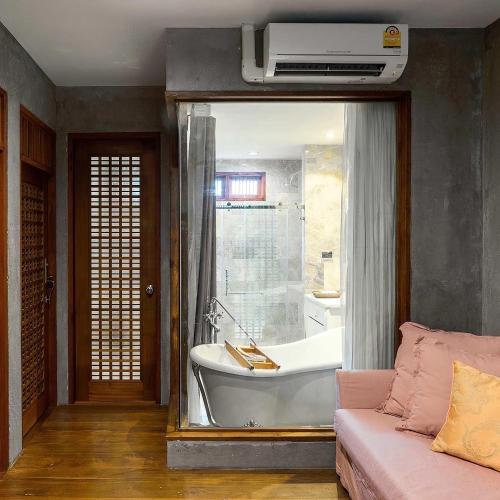 Létesítmények, House of Passion Amphawa in Amphawa