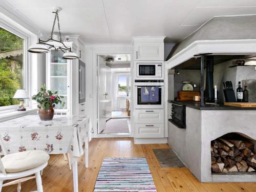 Faciliteter, Seaside Cottage with Balcony and Grill in Daftö