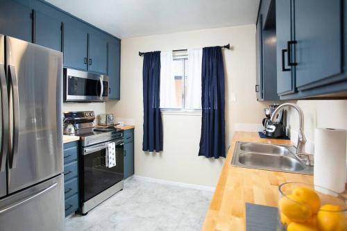 The Blues Charming Duplex in the heart of Yuba