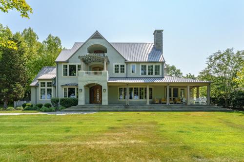 Private Pool & Lake MI access hot tub putting green basketball court and more! - main image