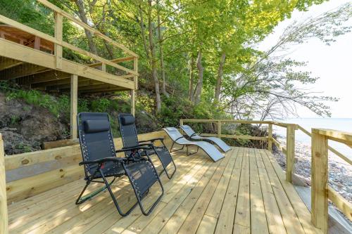 Private Pool & Lake MI access hot tub putting green basketball court and more! - image 8