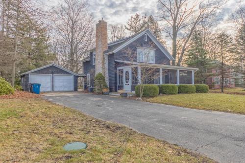 Stunning Views of Lake Michigan - Beautiful Home - main image