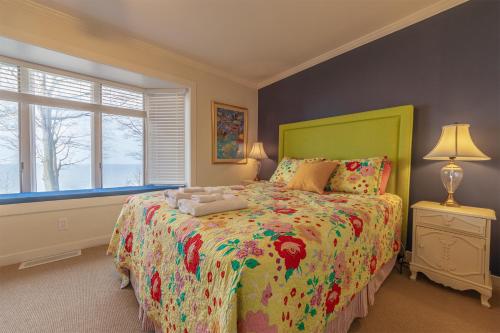 Stunning Views of Lake Michigan - Beautiful Home - image 9