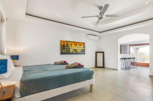 Exclusive 10-Guest Seaview Villa in Gated Community with Pool & Private Beach Access in Willibrordus