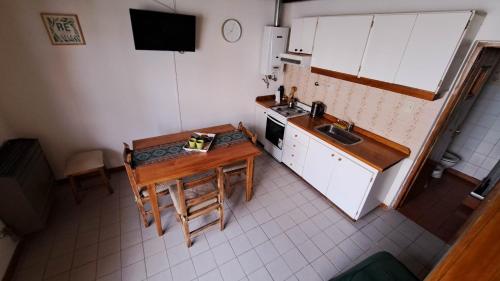 One-Bedroom Apartment image 10
