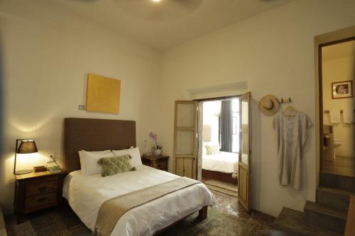 553634828 Orchid House San Miguel de Allende